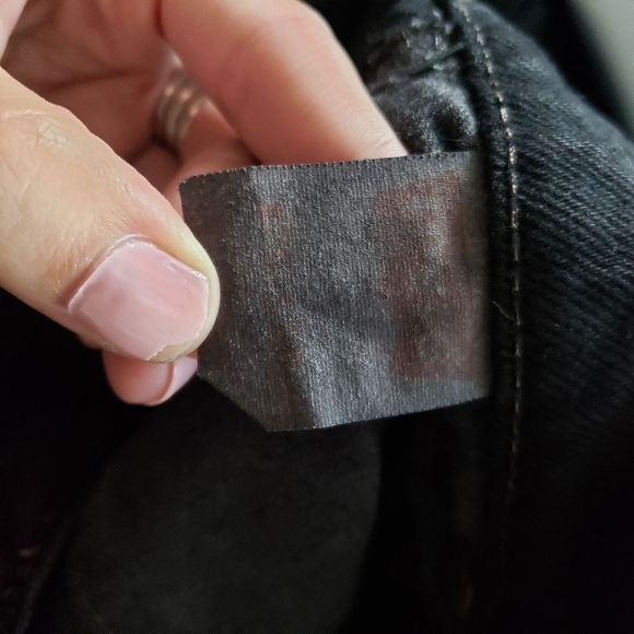 Levi's Vintage Denim Cut Off Shorts Reworked Dyed Black Distressed Size 24 Jeans - Picture 5 of 6